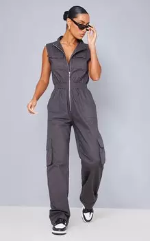 PrettyLittleThing Темно-угольный практичный комбинезон без рукавов с высоким воротником и карманами
