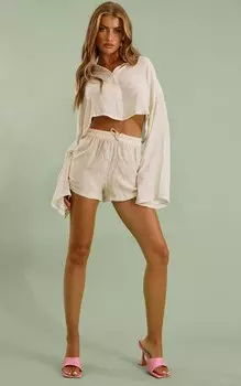 PrettyLittleThing Текстурированные свободные шорты с эффектом льна Stone