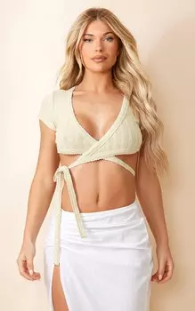 PrettyLittleThing Текстурированный укороченный топ цвета шалфейного цвета с завязкой спереди