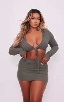 PrettyLittleThing Укороченный топ цвета хаки с жатым ребристым капюшоном и длинными рукавами