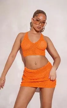 PrettyLittleThing Укороченный топ крючком Petite Orange с воротником халтер