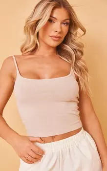 PrettyLittleThing Укороченный топ на бретельках темно-серого цвета с мягкой ребристостью