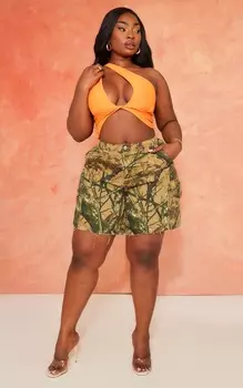 PrettyLittleThing Укороченный топ на одно плечо с вырезом оранжевого цвета плюс оранжевый