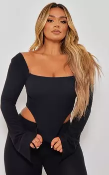 PrettyLittleThing Укороченный топ с расклешенными рукавами и разрезом в рубчик черного цвета Shape