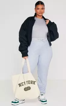 PrettyLittleThing Узкие спортивные штаны Plus серого цвета