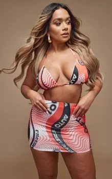 PrettyLittleThing Ярко-красный бюстгальтер Shape с воротником-халтер и принтом для мотокросса