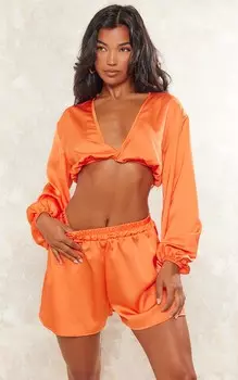 PrettyLittleThing Ярко-оранжевый атласный топ с объемными рукавами спереди и закрученной передней частью