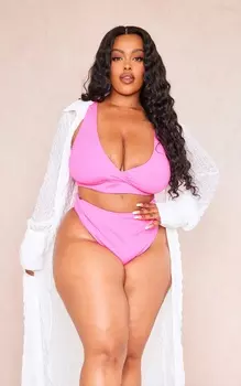 PrettyLittleThing Ярко-розовый текстурированный бикини-топ с запахом Plus