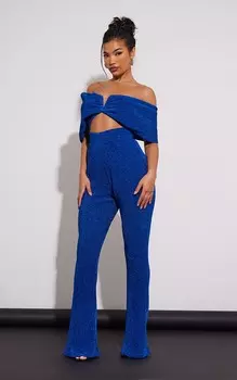 PrettyLittleThing Ярко-синий блестящий плиссированный комбинезон с открытыми плечами и V-образным вырезом