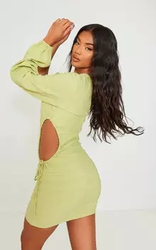 PrettyLittleThing Зеленое фактурное тканое платье прямого кроя со сборками и вырезами на одно плечо