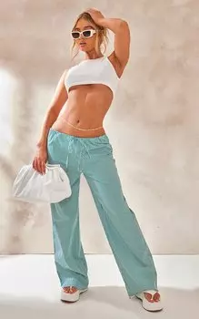 PrettyLittleThing Зеленые брюки в тонкую полоску с заниженной талией и кулиской на талии