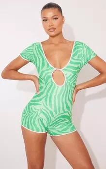 PrettyLittleThing Зеленый махровый комбинезон с контрастными швами и животным принтом