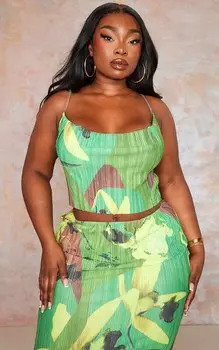 PrettyLittleThing Зеленый топ с воротником-хомутом и плиссированными бретелями с цветочным принтом