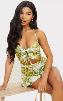PrettyLittleThing Желтое платье прямого кроя с вырезом и оборкой по краю, воротником халтер и цветочным принтом