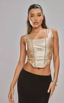 PrettyLittleThing Золотой корсет из искусственной кожи под грудью с отделкой стразами и глубоким подолом
