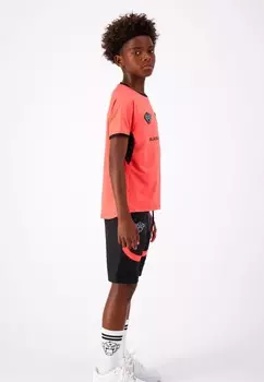 Принт на футболке Black Bananas, коралловый