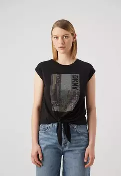 Принт на футболке DKNY, белый