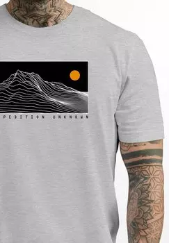 Принт на футболке Front Wandern Berge Grafik Schriftzug Outdoor Natur Fashion Streetstyle Neverless, серый