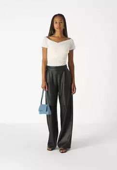 Принт на футболке HALLE OFF THE SHOULDER BODY SUIT WAL G., кремовый