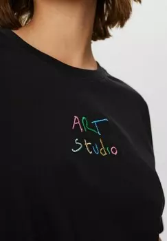 Принт на футболке Nmph, черный