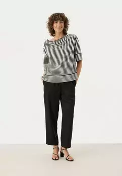 Принт на футболке Part Two, пестрый черный