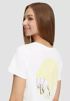 Принт на футболке QS, белый