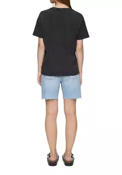 Принт на футболке QS, черный