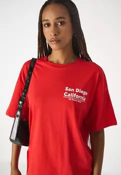 Принт на футболке SKYLAR OVERSIZED TEE Pieces, красный