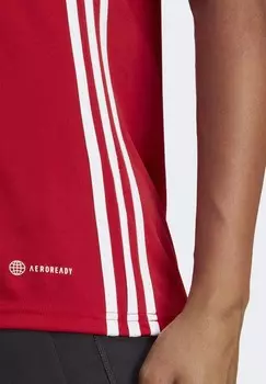 Принт на футболке TABELA 23 adidas, красный