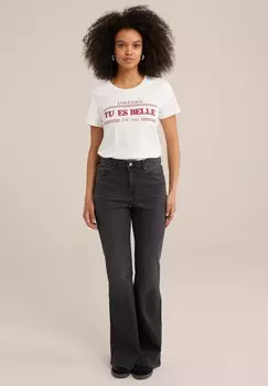 Принт на футболке WE Fashion, белый