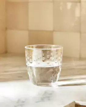 Приподнятый дизайнерский стакан Zara Home, прозрачный