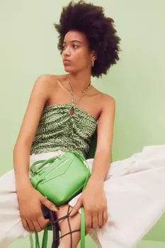 Присборенный атласный топ с застежками сзади на шее H&M, зеленый/узор