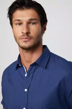 Приталенная мужская рубашка из хлопка темно-синего цвета с короткими рукавами и карманами TUDORS