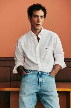 Приталенная рубашка из поплина прямого кроя Gant, белый