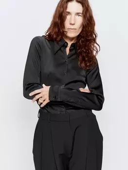 Приталенная рубашка из шелкового атласа Raey, черный