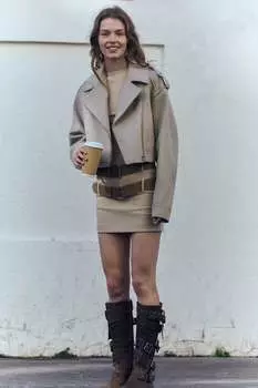 Приталенное платье с двойным поясом ZARA, легкий кэмел