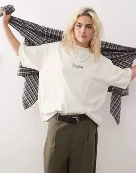 Prohibited – Свободная футболка кремово-белого цвета с логотипом