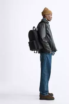 Прорезиненный рюкзак ZARA, черный