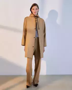 Прорезиненный женский плащ с капюшоном Woman El Corte Ingls, бежевый