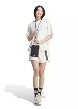 Простая белая женская футболка с круглым вырезом Adidas