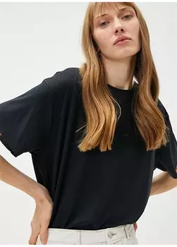 Простая черная женская футболка с круглым вырезом Koton