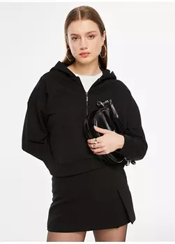 Простая черная женская толстовка с воротником People By Fabrika