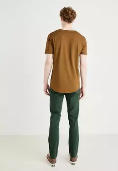 Простая футболка SHAPED TEE Lee, коричневый