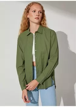 Простая женская рубашка цвета хаки со свободным вырезом и воротником People By Fabrika