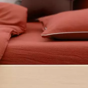 Простыня KraftKids на подкладке двойная креп-красная осенне-красная посадка. ф. матрас 120 х 60 см.