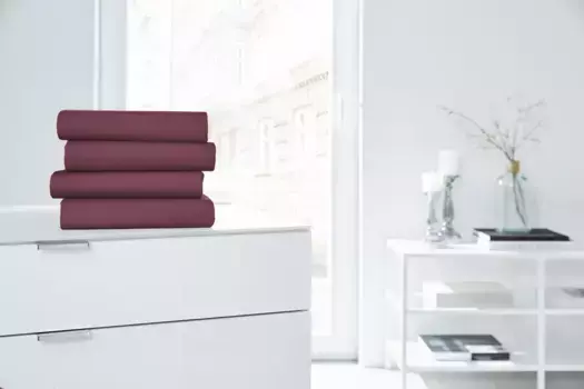 Простыня Primera "Простыня из тонкого джерси с эластаном для разделенного топпера", подходит для матрасов с разделенным топпером 190х200 см, 1 шт., цвет bordeau