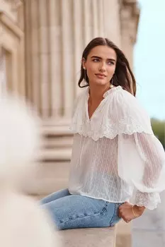 Прозрачная вышитая блузка с завязкой на шее Next, белый