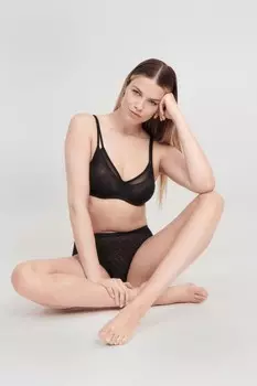 Прозрачный фирменный бюстгальтер оптически уменьшающий размер груди Triumph, черный