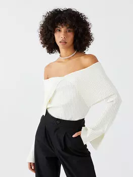 Прямой женский трикотажный свитер с вырезом лодочкой и длинным рукавом Natuvera