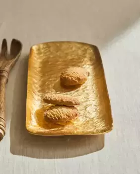 Прямоугольное блюдо из золотого стекла Zara Home, золотой